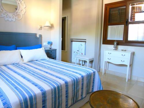 Imagen de la habitación del Hotel Azalea Playa. Foto 10