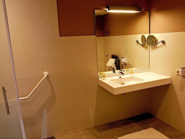 Imagen de la habitación del Hotel Azalées. Foto 5