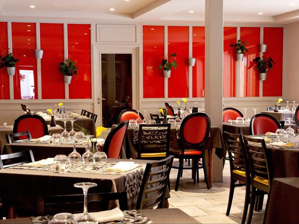 Imagen del bar/restaurante del Hotel Azalées. Foto 3