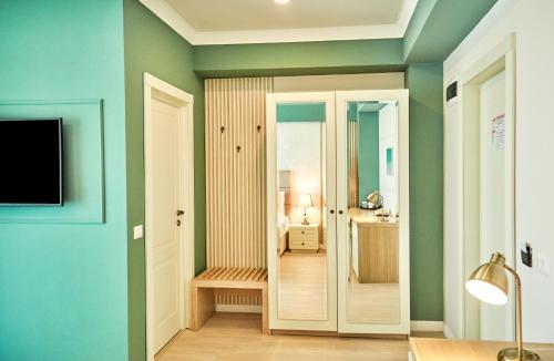 Imagen de la habitación del Hotel Azaleea Mamaia Nord. Foto 16