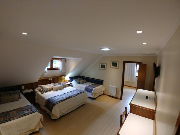 Imagen de la habitación del Hotel Azaleia. Foto 8