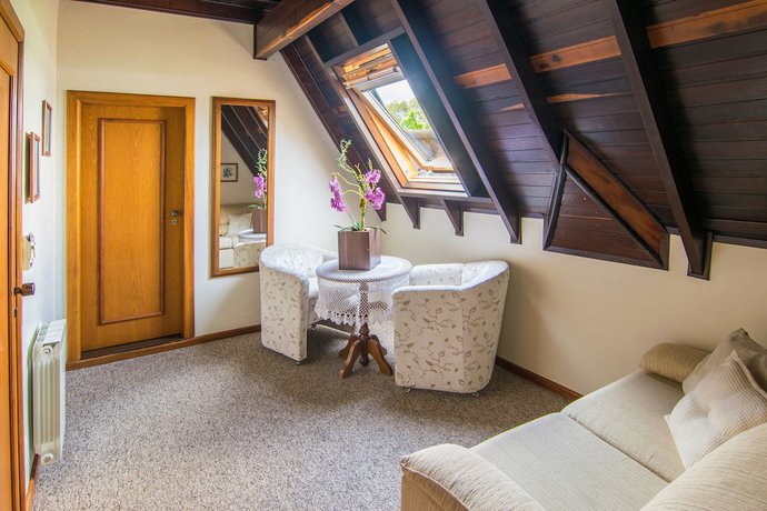 Imagen de la habitación del Hotel Azaleia. Foto 11