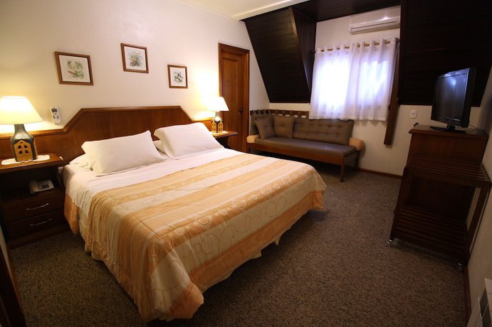 Imagen de la habitación del Hotel Azaleia. Foto 13