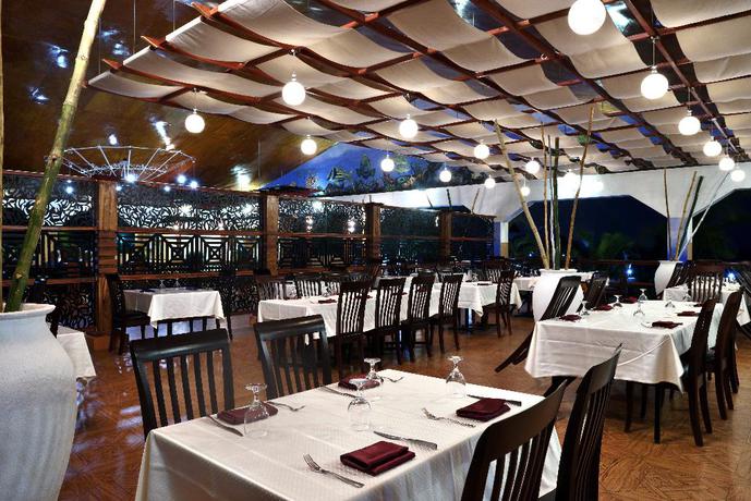 Imagen del bar/restaurante del Hotel Azao Resort and Spa. Foto 9