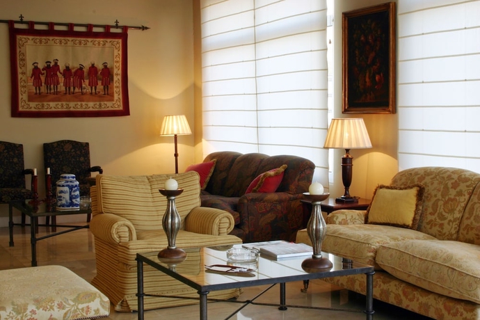 Imagen de los interiores del Hotel Azar. Foto 17