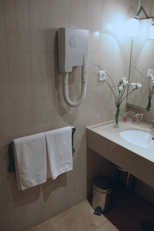 Imagen de la habitación del Hotel Azar. Foto 12