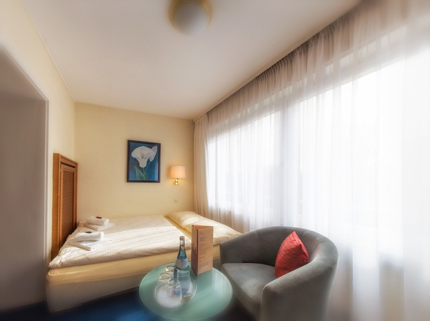 Imagen de la habitación del Hotel Azenberg. Foto 4