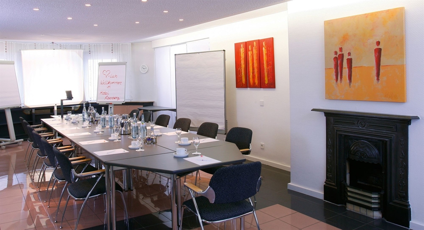 Imagen de los interiores del Hotel Azenberg. Foto 13