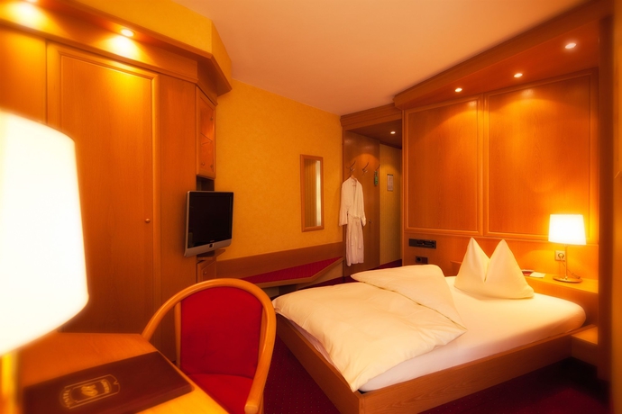 Imagen de la habitación del Hotel Azenberg. Foto 9