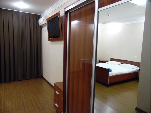 Imagen de la habitación del Hotel Azia Center Dzudo. Foto 11
