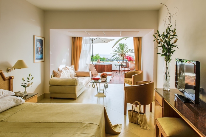 Imagen de la habitación del Hotel Azia Resort and Spa. Foto 11