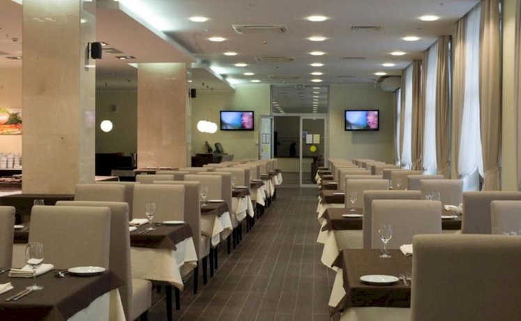 Imagen del bar/restaurante del Hotel Azimut Freestyle Rosa Khutor. Foto 7