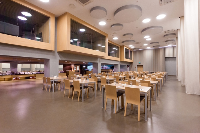 Imagen de los interiores del Hotel Azimut Ufa. Foto 14