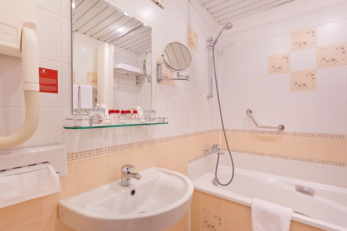 Imagen de la habitación del Hotel Azimut Ufa. Foto 8