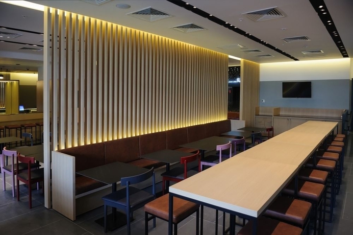 Imagen del bar/restaurante del Hotel Azimut Voronezh. Foto 2