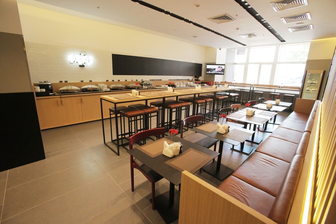 Imagen del bar/restaurante del Hotel Azimut Voronezh. Foto 4