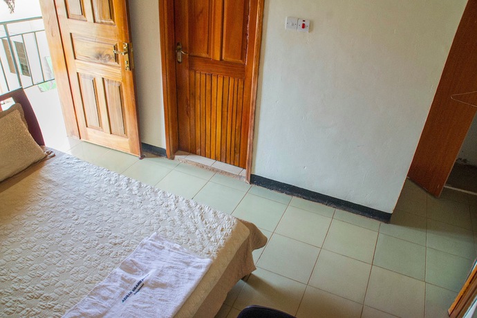 Imagen de la habitación del Hotel Azisar Grand Hotel. Foto 2