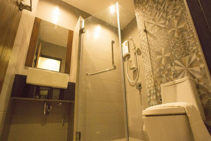 Imagen de los exteriores del Hotel Aziss Boutique. Foto 16