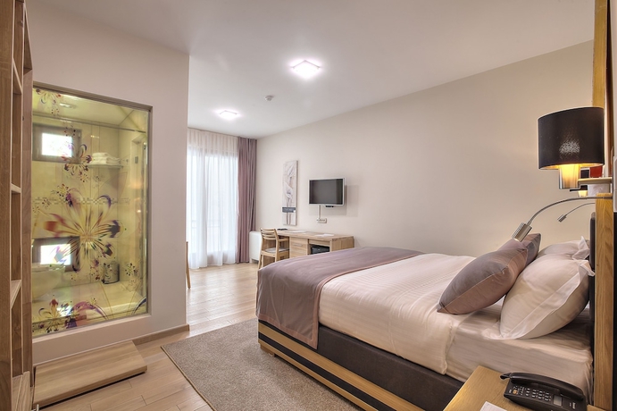 Imagen de la habitación del Hotel Aziza. Foto 12