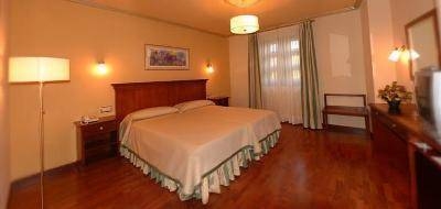 Imagen de los interiores del Hotel Azofra. Foto 11