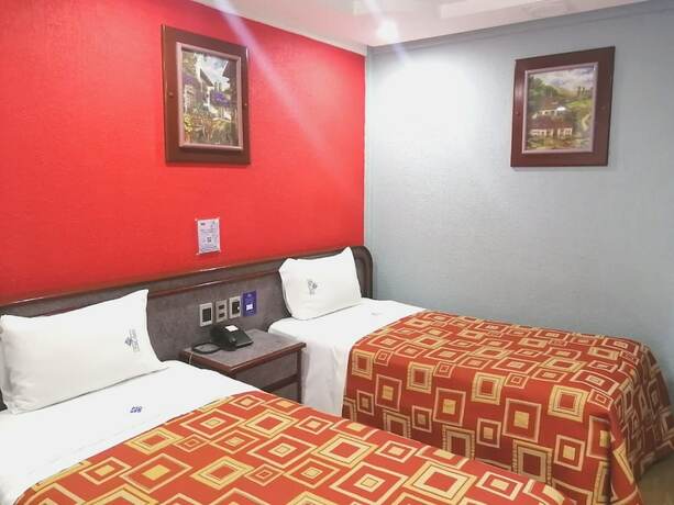 Imagen de la habitación del Hotel Azores. Foto 15