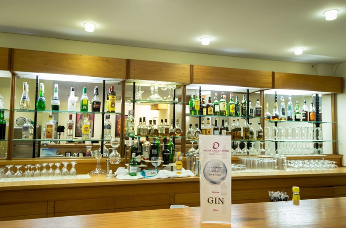 Imagen del bar/restaurante del Hotel Azoris Angra Garden. Foto 5