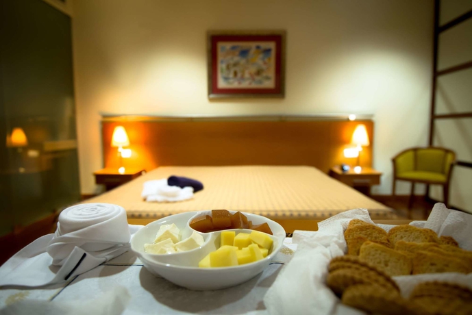 Imagen de la habitación del Hotel Azoris Angra Garden. Foto 6