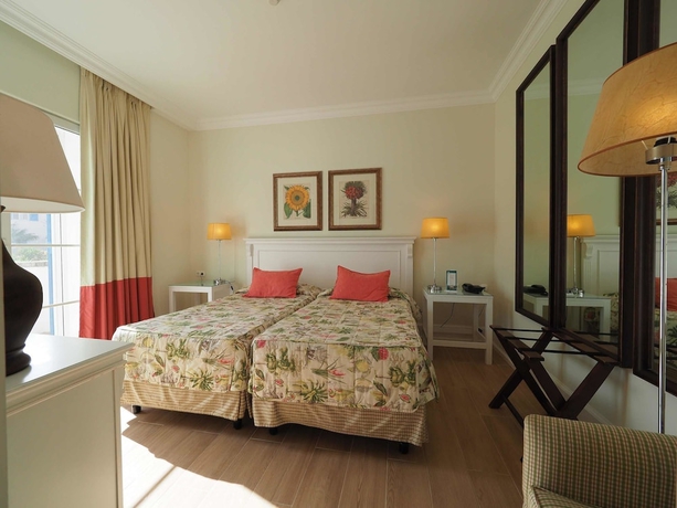 Imagen de la habitación del Hotel Azoris Faial Garden - Resort. Foto 10
