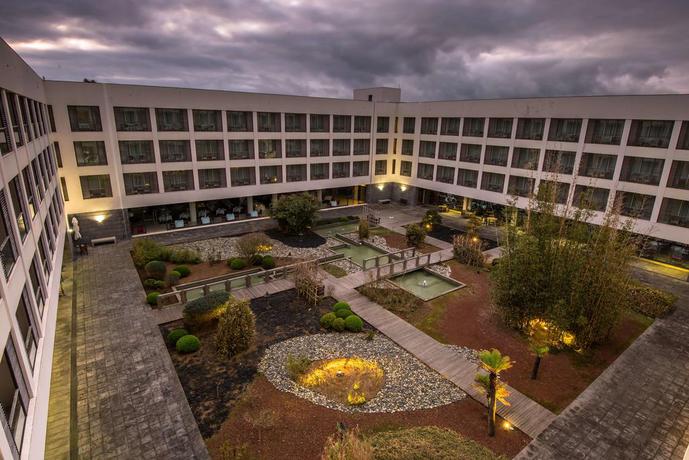 Imagen de los exteriores del Hotel Azoris Royal Garden. Foto 8