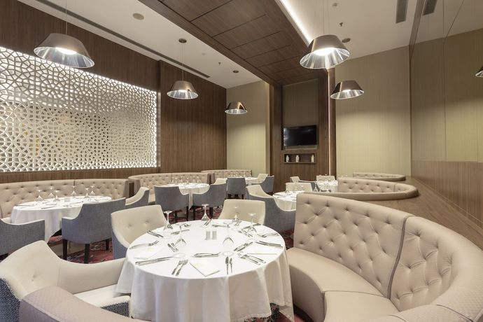 Imagen del bar/restaurante del Hotel Azs Grand Oran. Foto 1