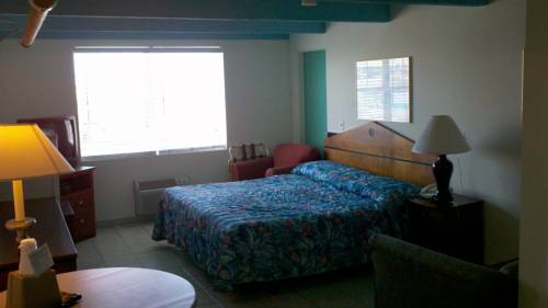 Imagen de la habitación del Hotel Aztec Ocean Resort. Foto 10