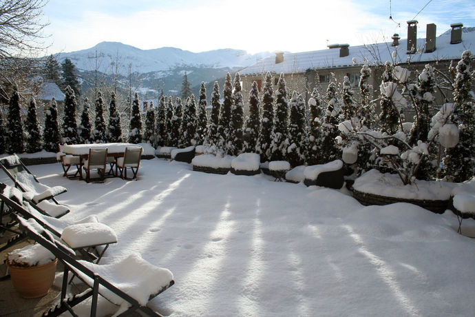 Imagen de los exteriores del Hotel Azteca, Barcelonnette. Foto 12