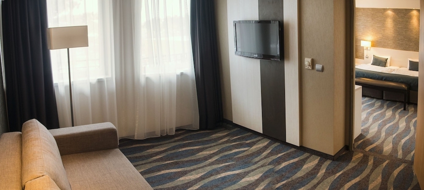 Imagen de la habitación del Hotel Az&uacute;r, Siofok. Foto 7