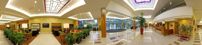 Imagen de los interiores del Hotel Az&uacute;r, Siofok. Foto 17
