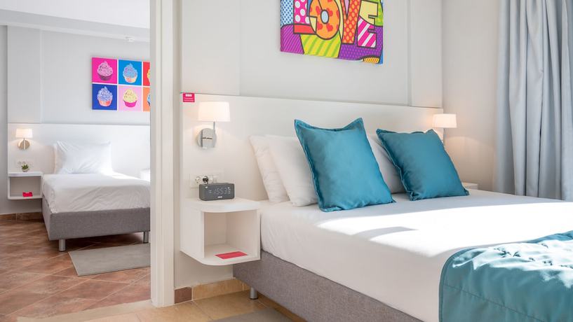 Imagen de la habitación del Hotel Azul Beach Resort Montenegro. Foto 12