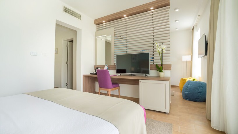 Imagen de la habitación del Hotel Azul Beach Resort Montenegro. Foto 16