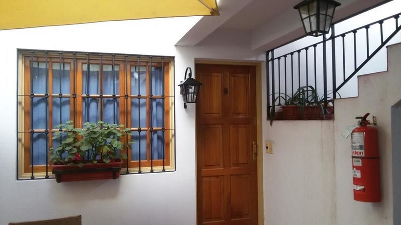 Imagen de los exteriores del Hotel Azul Departamentos. Foto 9