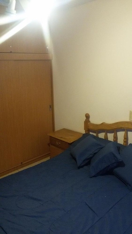 Imagen de la habitación del Hotel Azul Departamentos. Foto 5