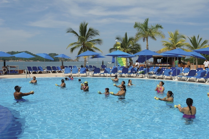 Imagen de la piscina del Hotel Azul Ixtapa Beach Resort and Convention Center - All Inclusive. Foto 19
