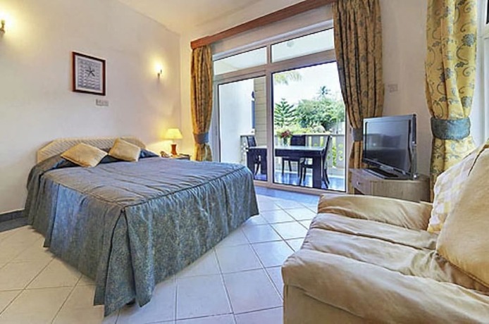 Imagen de la habitación del Hotel Azul Margarita Beach Resort, MOMBASA. Foto 18