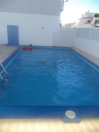 Imagen de la piscina del Hotel Azul Praia. Foto 15