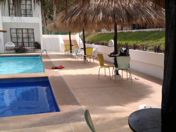 Imagen de la piscina del Hotel Azul Sirena. Foto 14