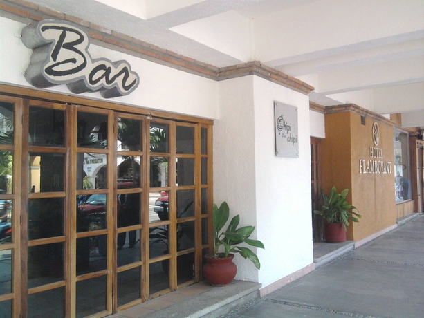 Imagen del bar/restaurante del Hotel Azul Sirena. Foto 8