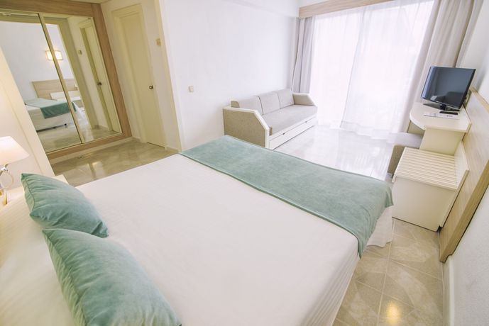 Imagen general del Hotel Azuline Bahamas and Bahamas II. Foto 7