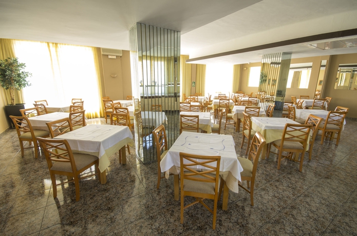 Imagen del bar/restaurante del Hotel Azuline Mediterraneo. Foto 5