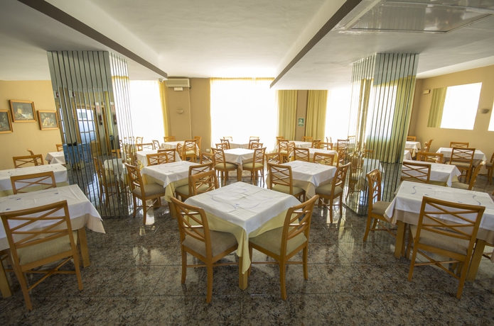 Imagen del bar/restaurante del Hotel Azuline Mediterraneo. Foto 6