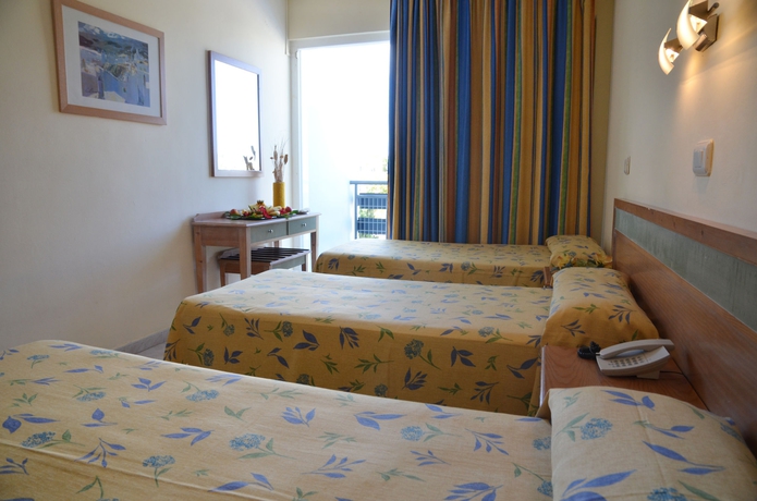 Imagen de la habitación del Hotel Azuline Pacific. Foto 7