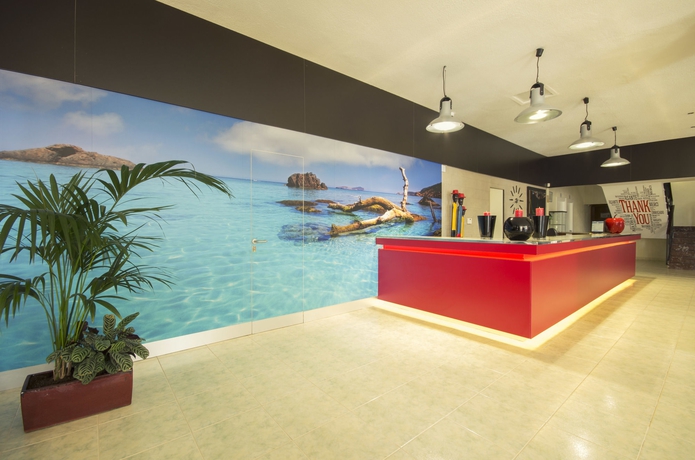 Imagen de los interiores del Hotel Azuline Pacific. Foto 10