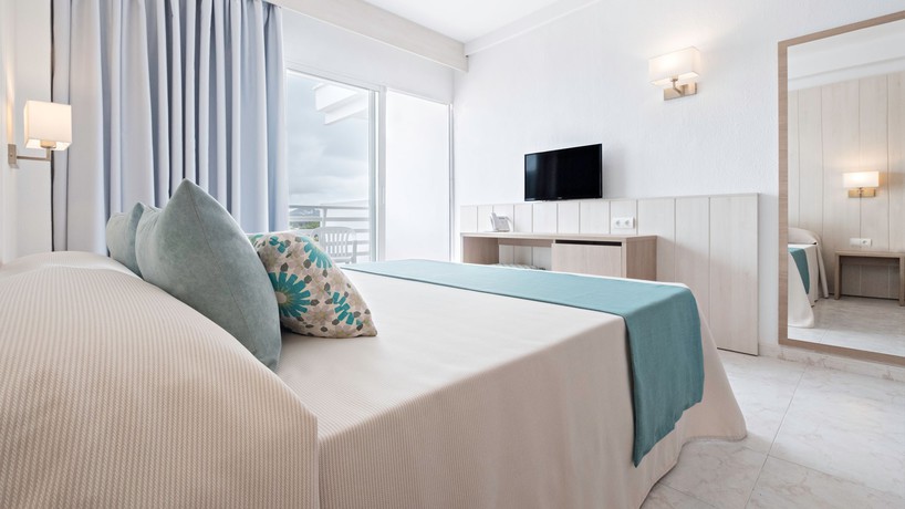 Imagen de la habitación del Hotel Azuline Palmanova Garden. Foto 4