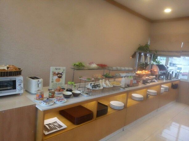 Imagen del bar/restaurante del Hotel Azumaya Hai Ba Trung 1. Foto 19